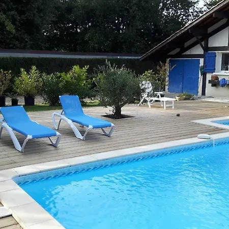 Holiday home Charmante Maison Avec Piscine A