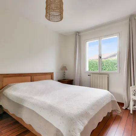Charmante Maison Avec Piscine A